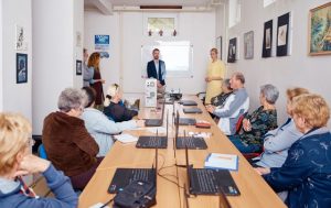 Tivat: Kurs informatičke pismenosti za stariju generaciju